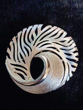 Classic Silver-Tone Brooch  Vintage
